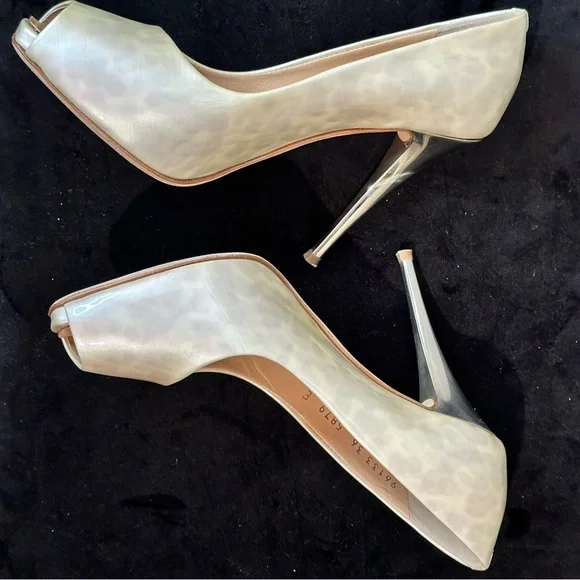 Giuseppe Zanotti Peep Toe Cream and Gray Patent Leather Stiletto Heels -…